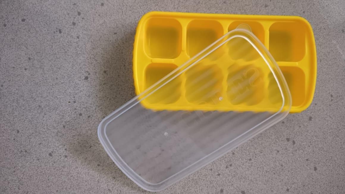 Mini Silicone Ice Cube Tray with Lid